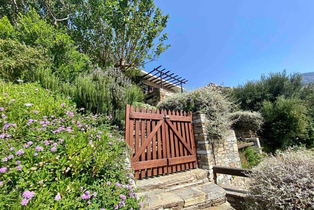 The Old Stone Cottage Каристос Екстериор снимка